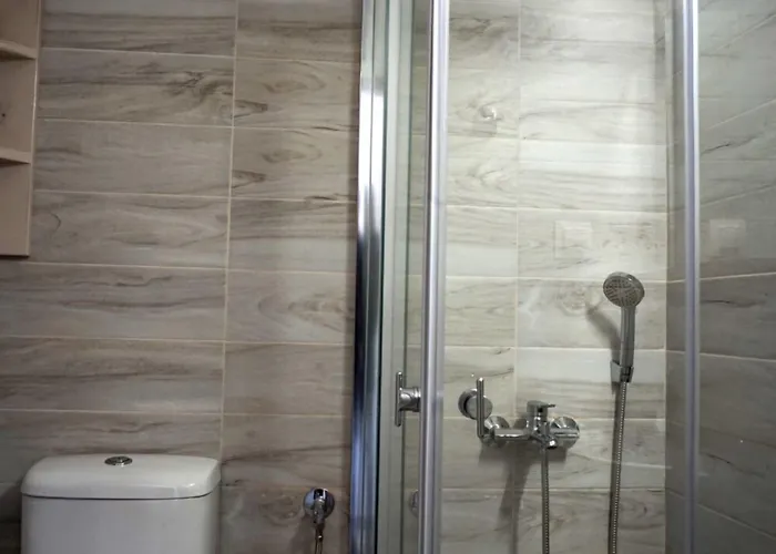 Liprando 2* Naousa (Paros)