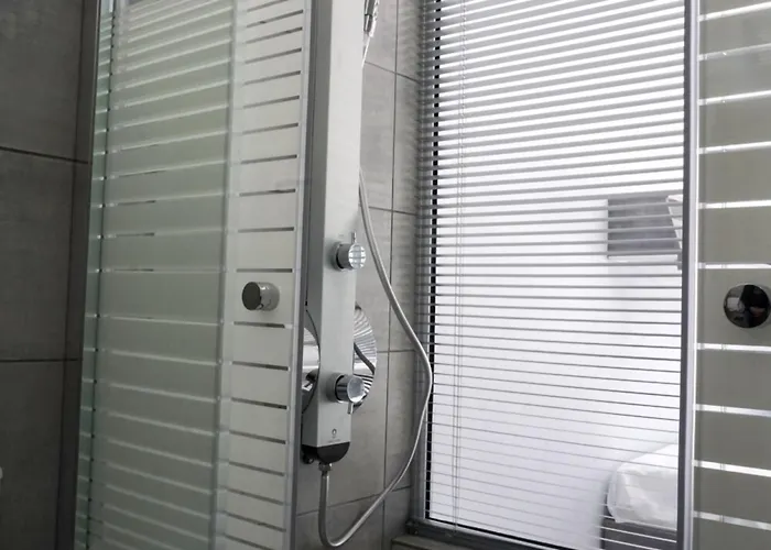 Hotel Liprando Nausa