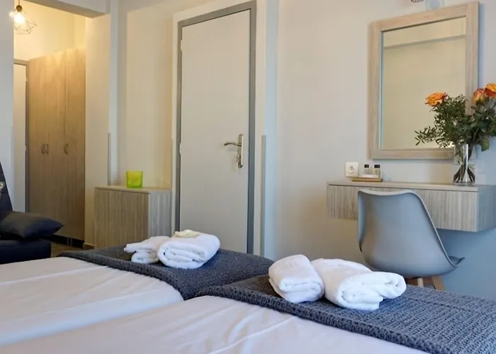 Liprando Hotel Nausa