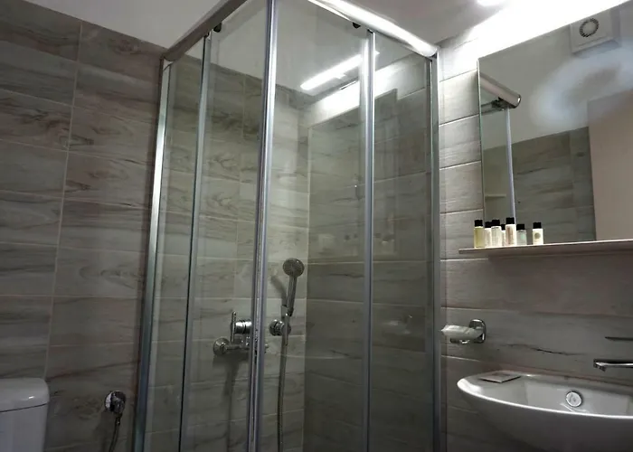 Ξενοδοχείο Liprando 2*